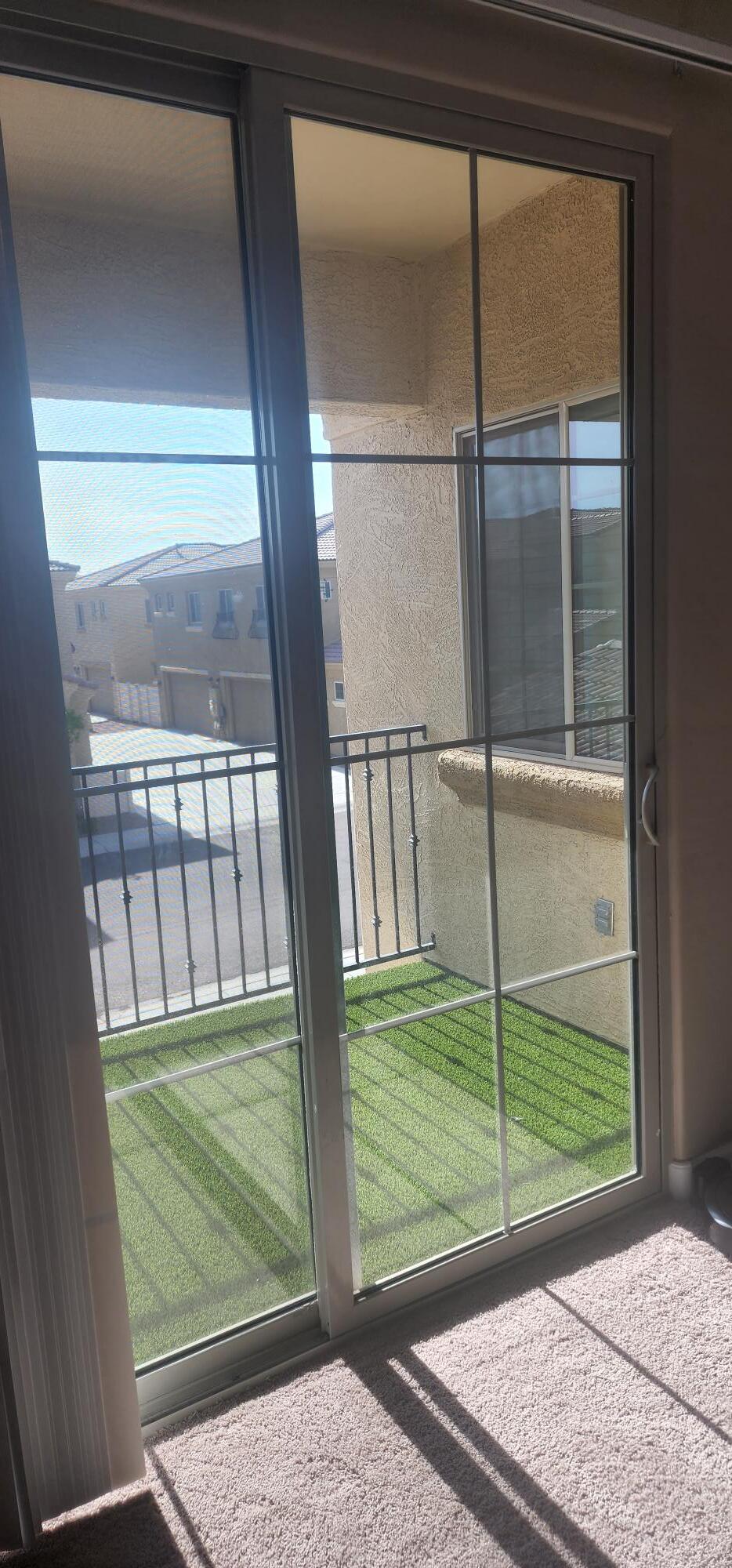 Building Photo - 1367 S Country Club Dr