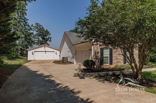 Building Photo - 501 Spratlin Dr