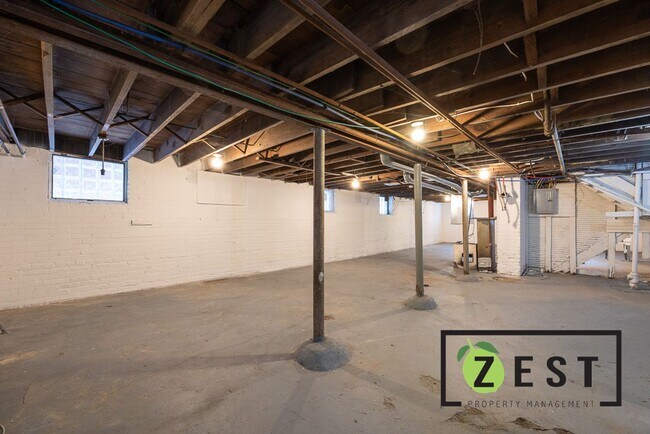 Building Photo - 3209-3211 Pasadena St