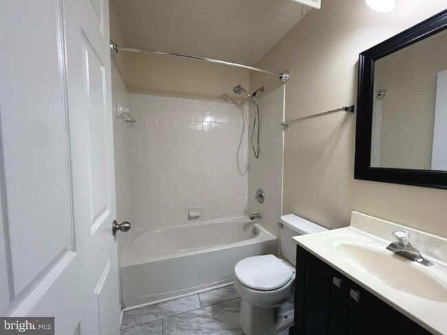 Building Photo - 7804 Creek Shore Way