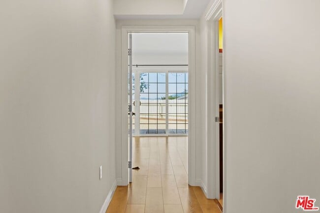 Building Photo - 2910 Santa Carlotta St