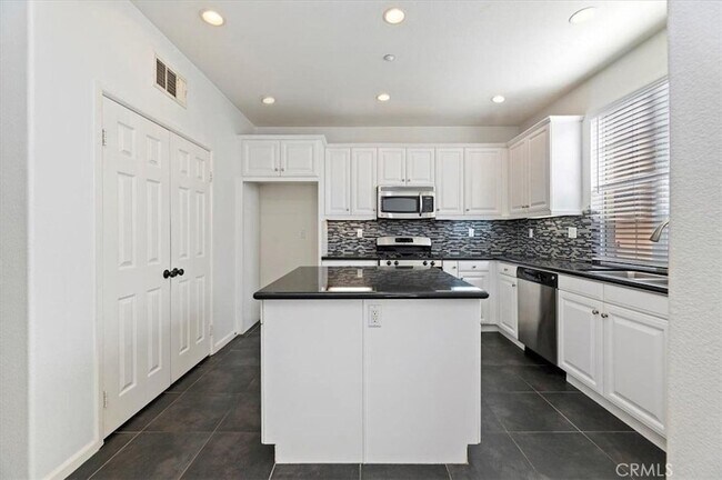 Building Photo - 4433 Owens St