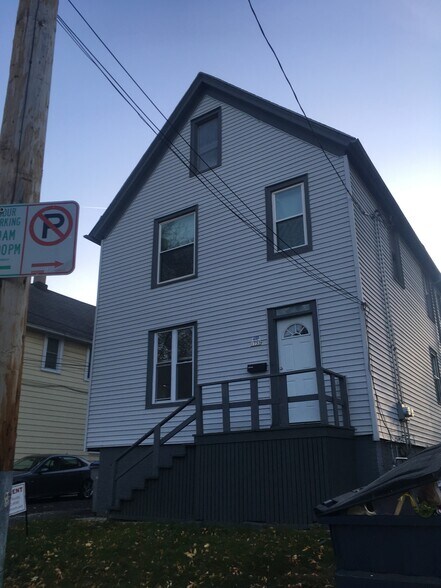 Building Photo - 1759 N Arlington Pl