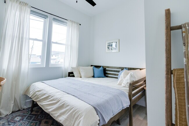 Building Photo - 1402 Fletcher Ave