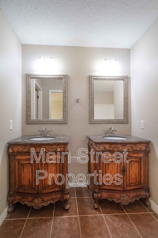 Building Photo - 630 Downhaul Dr