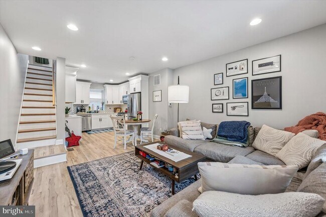 Building Photo - 137 Vassar St