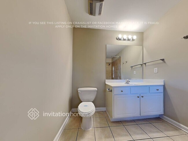 Building Photo - 66 Kenyon St SE