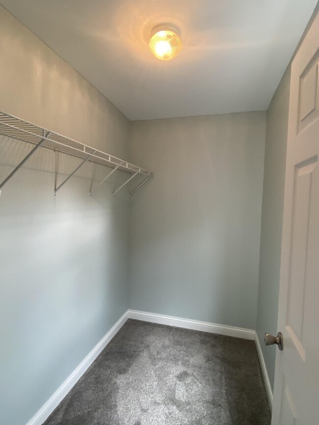 Building Photo - 355 Vineland Pl Dr