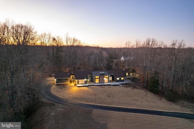 Primary Photo - 20 Cessna Ln