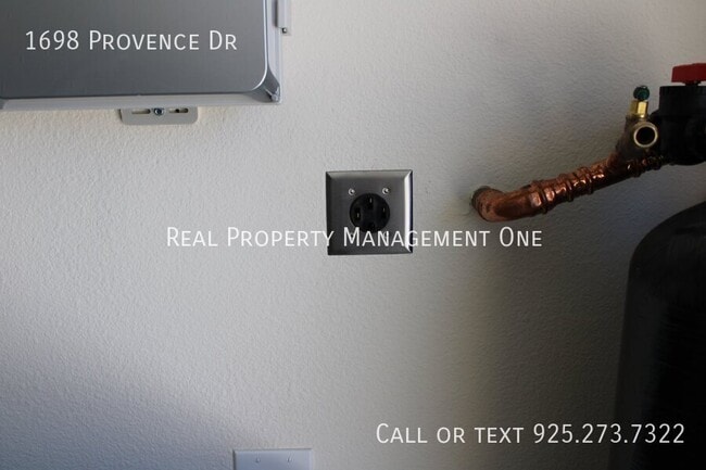 Building Photo - 1698 Provence Ln