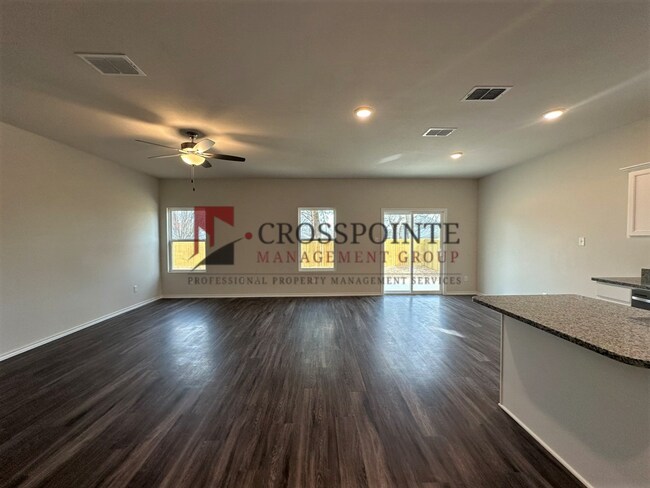 Building Photo - 4 Bedroom 2 Bath in Whitehouse ISD!