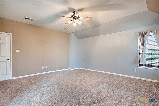 Building Photo - 606 Fairmont Dr