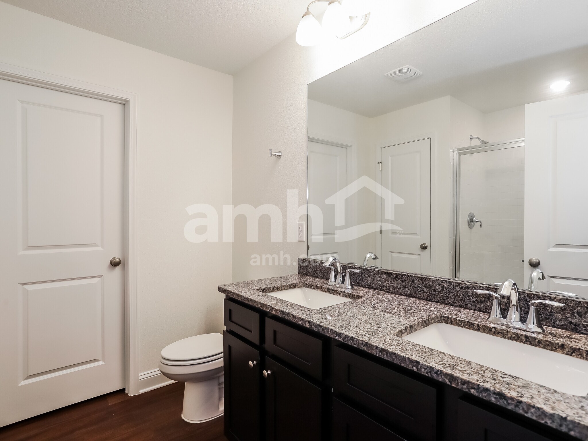 Building Photo - 301 Banyan Frst Dr