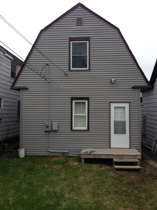 Building Photo - Duluth, MN - 4 bed - 2 bath