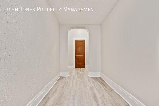 Building Photo - 608 Niagara St