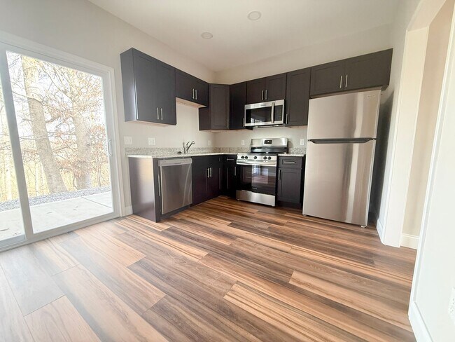 Building Photo - 5200 Oak Pt Ct