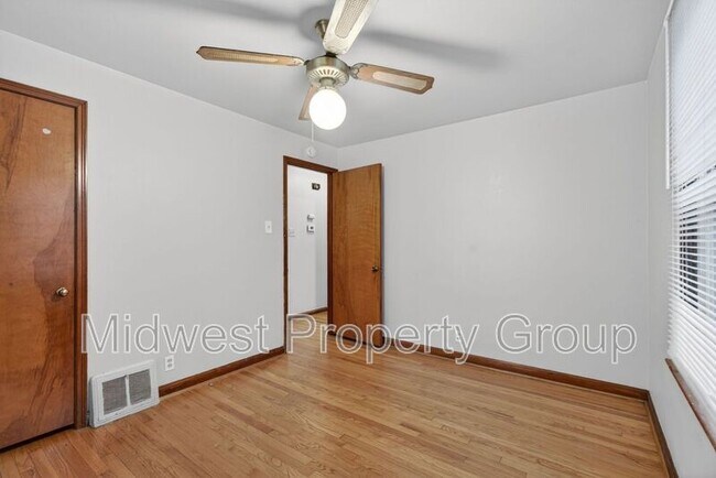 Building Photo - 1015 Avant Dr