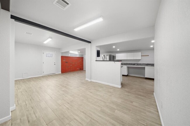 Building Photo - 12995 Clarewood Dr