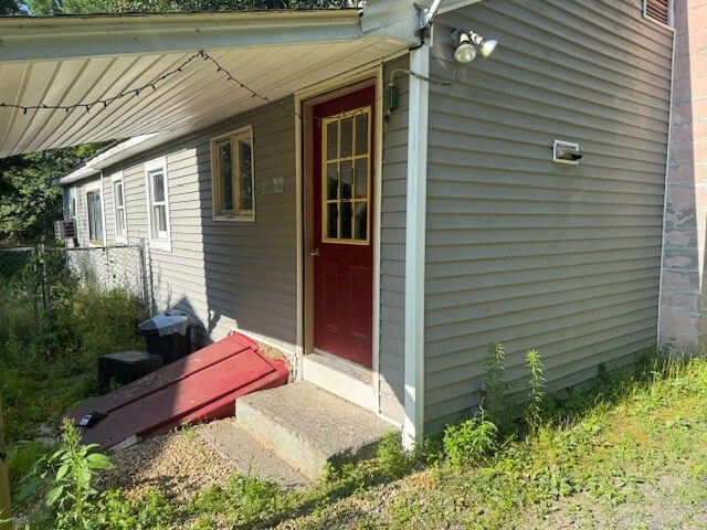 Building Photo - 6 Oak Ridge Rd