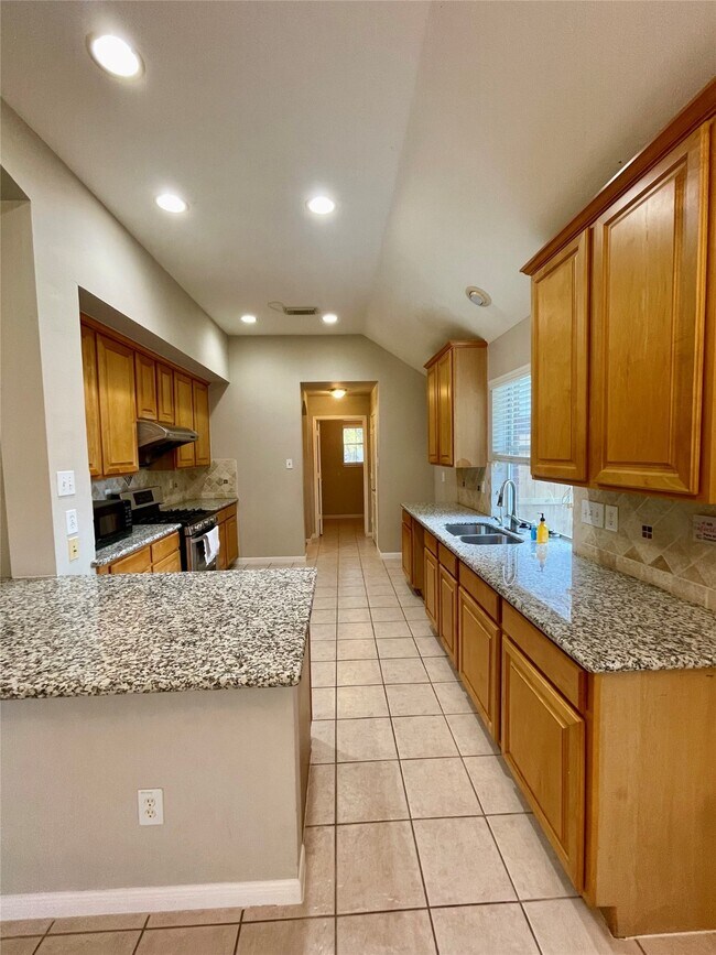 Building Photo - 16507 Shady Canyon Ct