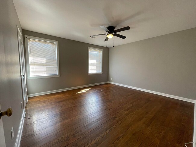 Building Photo - Condo for rent in Homewood **ACCEPTS SECTI...