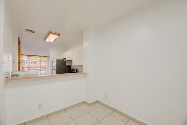 Building Photo - 728 SW 122nd Ave