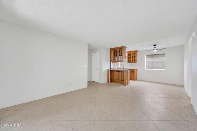 Building Photo - 1 Bedroom Condo in a private gated communi...