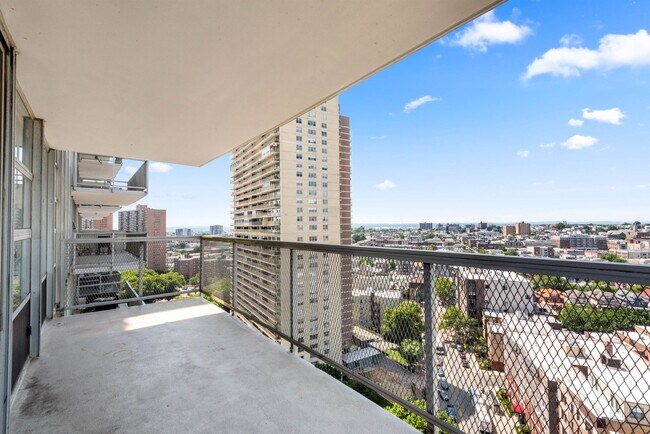 Building Photo - 6050 JFK Blvd E