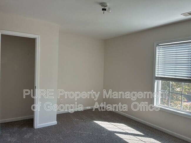 Building Photo - 1424 Saphire Dr