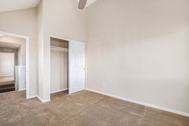 Building Photo - Gorgeous 4 Bed, 3.5 Bath Home in North West Denver