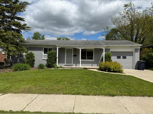 Front View - 2715 Lookout Cir
