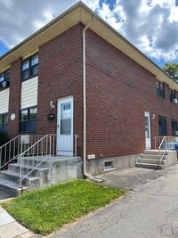 Building Photo - 116 Beths Ave
