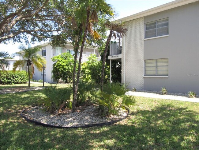 Building Photo - 5924 5th Ave N