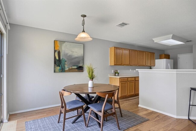 Building Photo - 2112 Perkins Pl