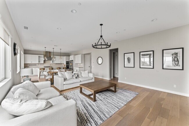 Building Photo - "Spacious Santa Clarita Sanctuary: 4-Bedro...
