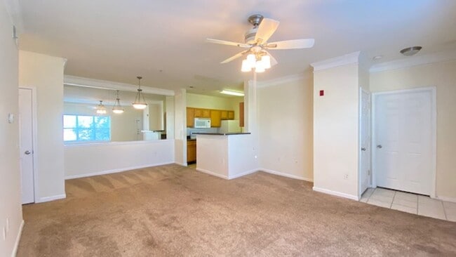 Building Photo - 2 Bed 2 Bath 2nd Floor Condo (Palms of Cortez)