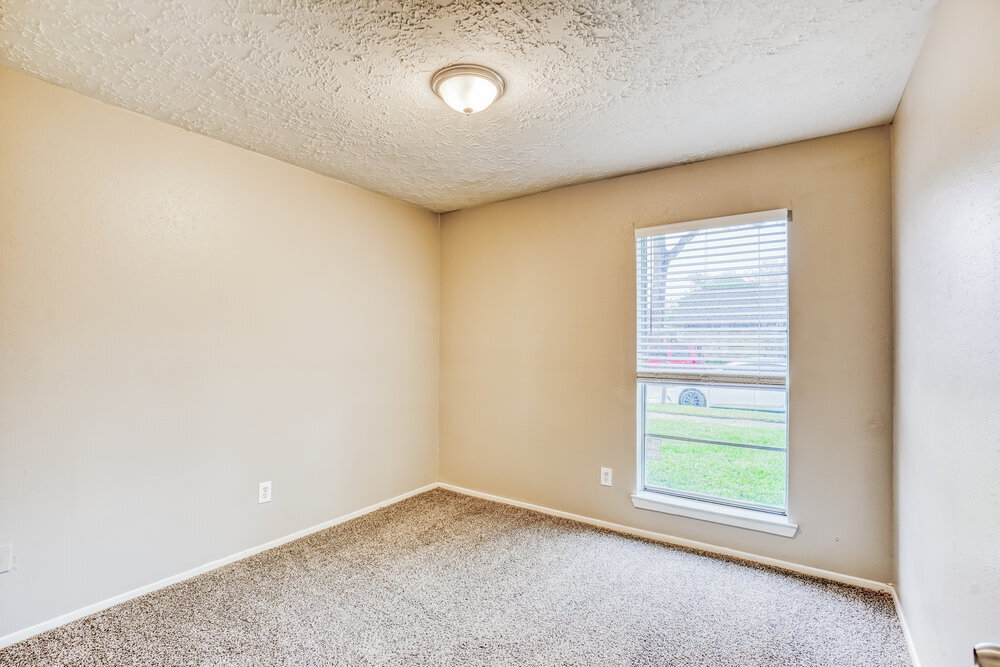 Building Photo - 20115 Woodhall Ln