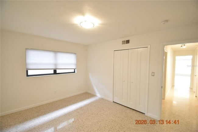 Building Photo - 528 Suwanee Cir