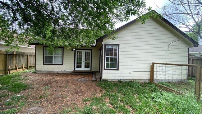 Building Photo - 1310 Ashway St