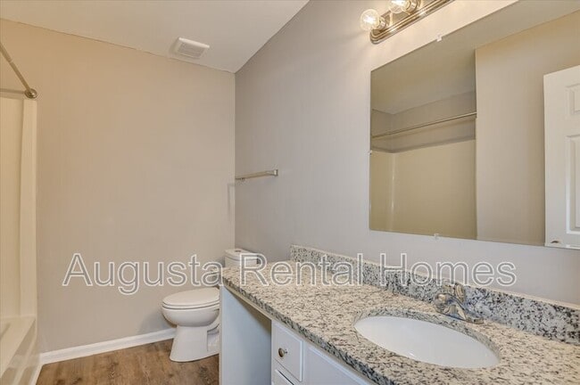 Building Photo - 136 Chalet N Blvd