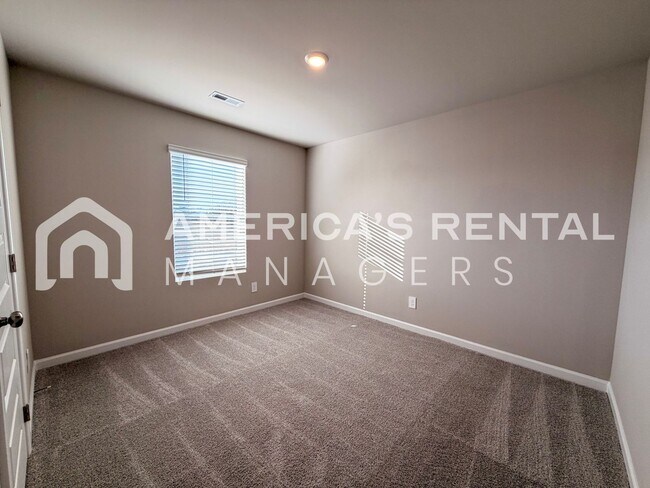 Building Photo - Spacious 4-Bedroom Home with Upstairs Loft!