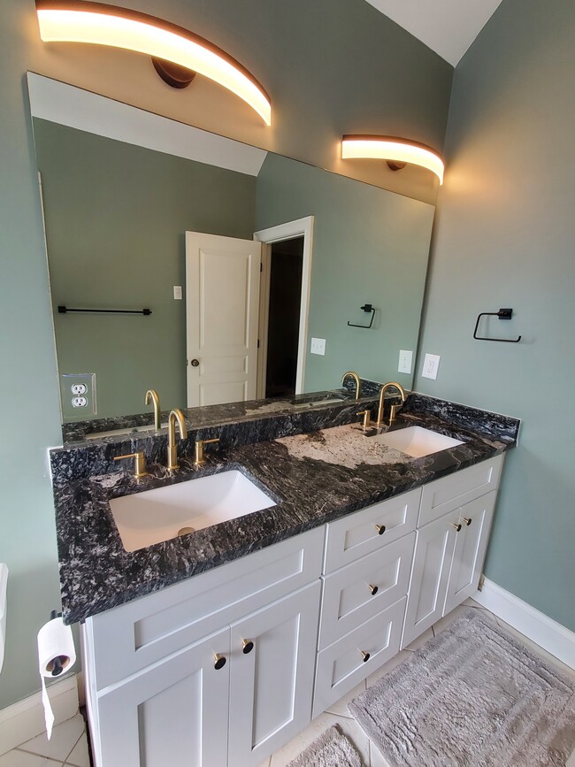 Primary Bathroom - 3009 Alston Dr