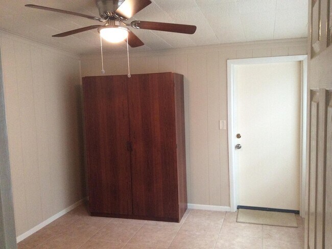 Building Photo - 823 N Arlington Ave