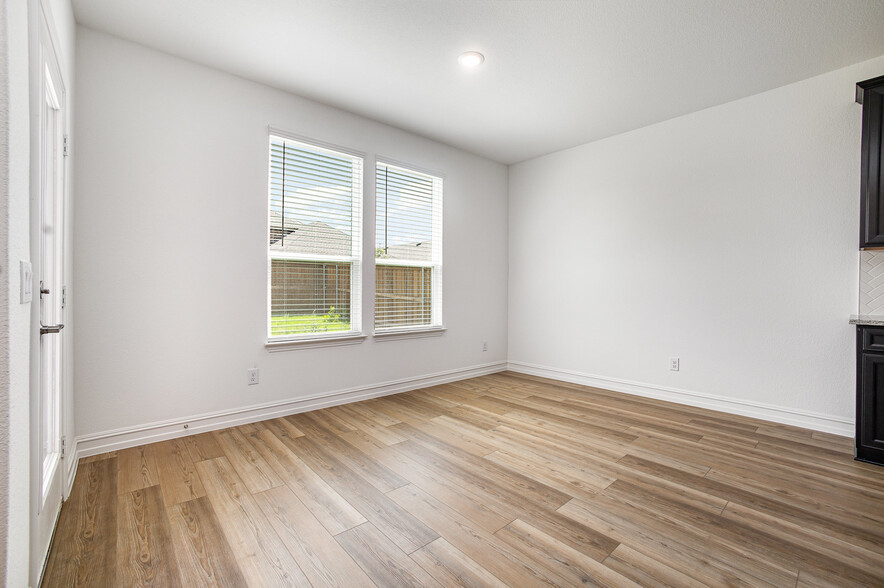 Building Photo - 345 Rosemoor Pl