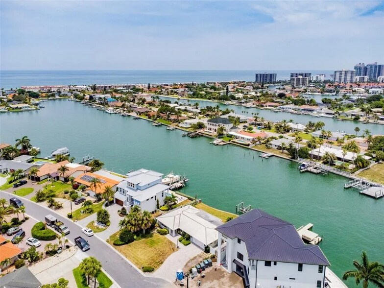 Building Photo - 2244 Donato Dr