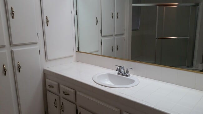 Building Photo - 2 Bedroom / 2 Bathroom Home inside Canyon Lake