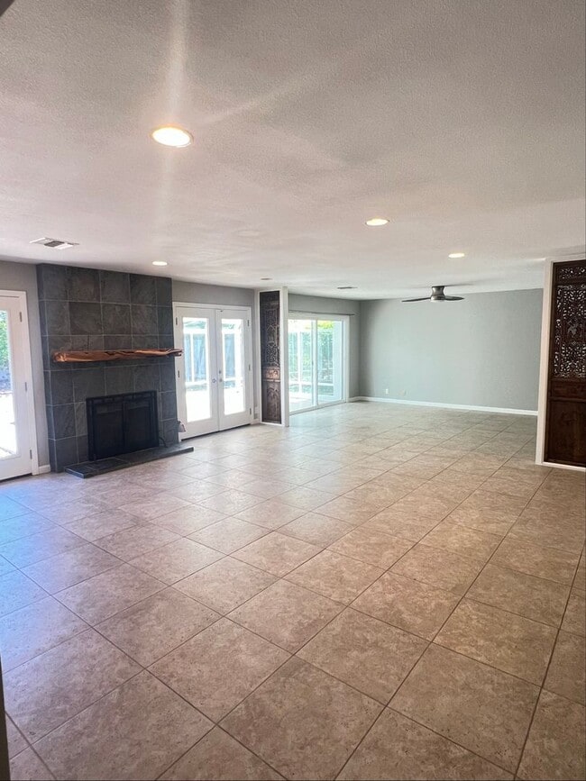 Building Photo - Beautiful Home in Rancho Palos Verde-Sun R...