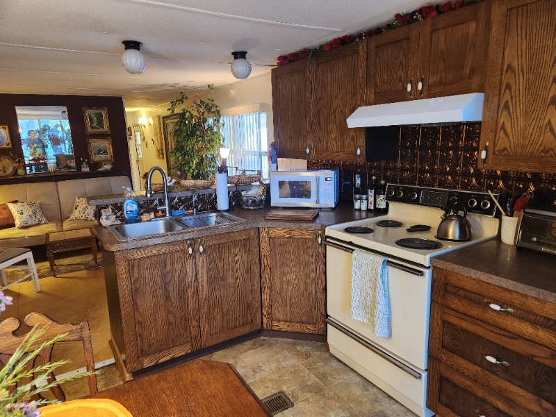 Building Photo - 420 49th St E