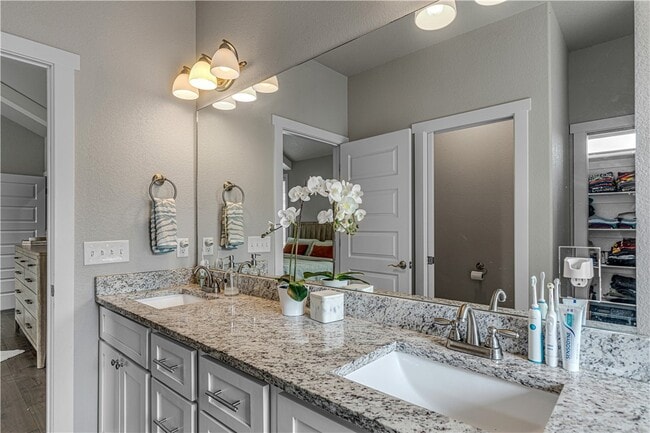 Building Photo - 2630 E Bayside Xing