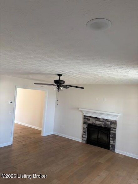 Building Photo - 401 Butterfield Dr